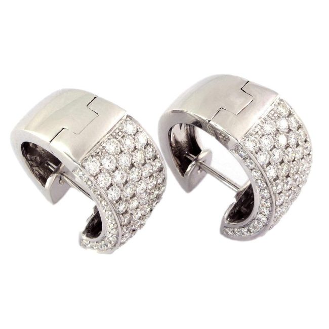 Boucles d’oreilles en or blanc et diamants de 0.90 carat