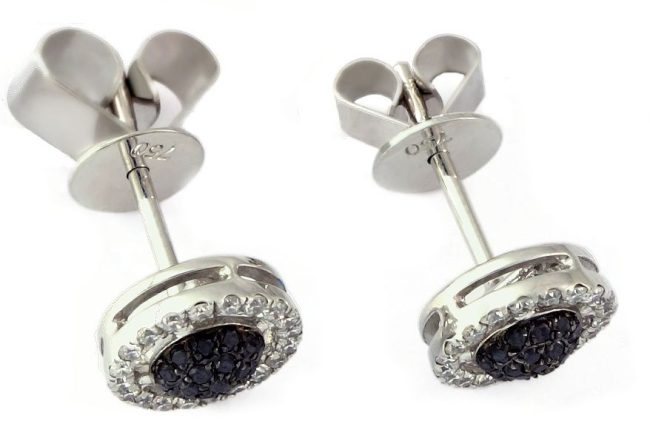 Boucles d’oreilles en or blanc et diamants de 0.30 carat