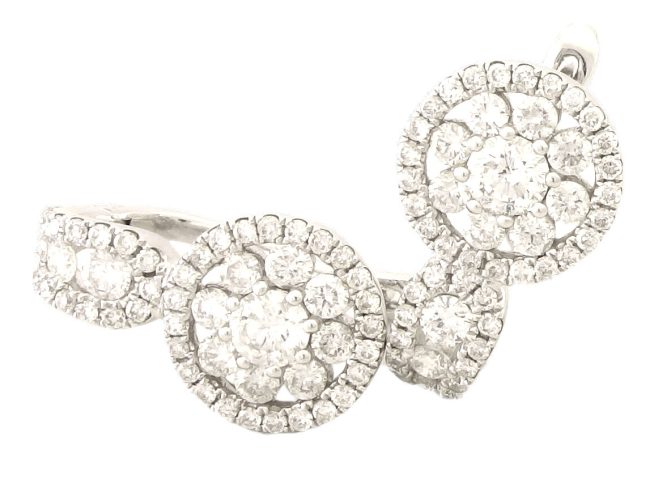 Boucles d’oreilles en or blanc et diamants de 1.09 carat