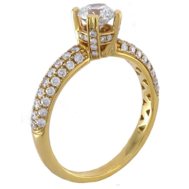 Bague en or jaune avec diamants de 1.23 carats