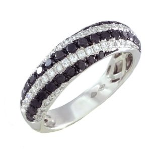 Bague en or blanc avec diamants de 1.14 carats