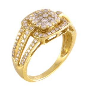 Anillo de diamantes de oro amarillo de 0.70 quilates