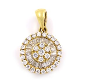 Colgante de diamantes de oro amarillo de 0.32 quilates