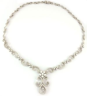 Collier en or blanc de 5.00 carat