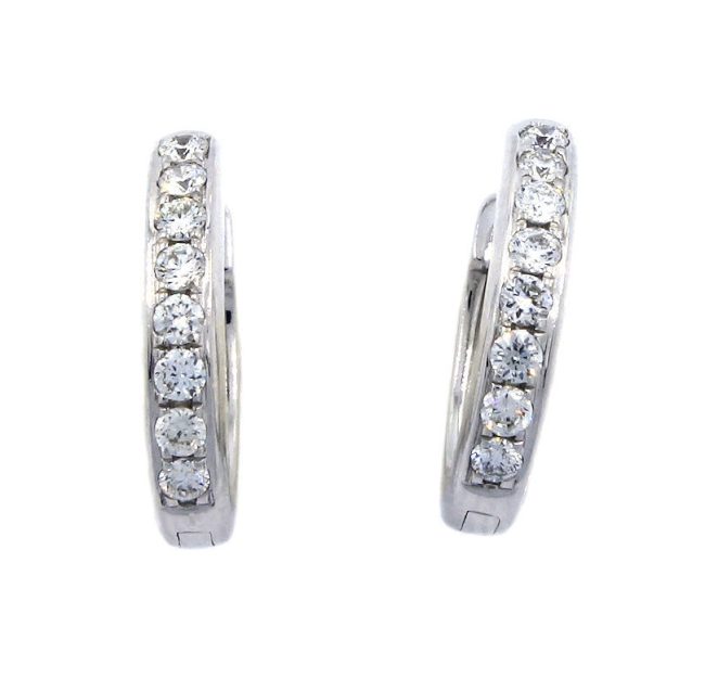 Boucles d’oreilles en or blanc et diamants de 0.17 carat