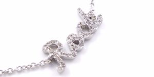 Collar de diamantes de oro blanco de 0.11 quilates