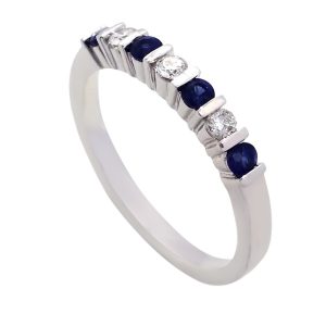 0.24 Cts Sapphire 0.13 Cts White Gold Diamond Ring
