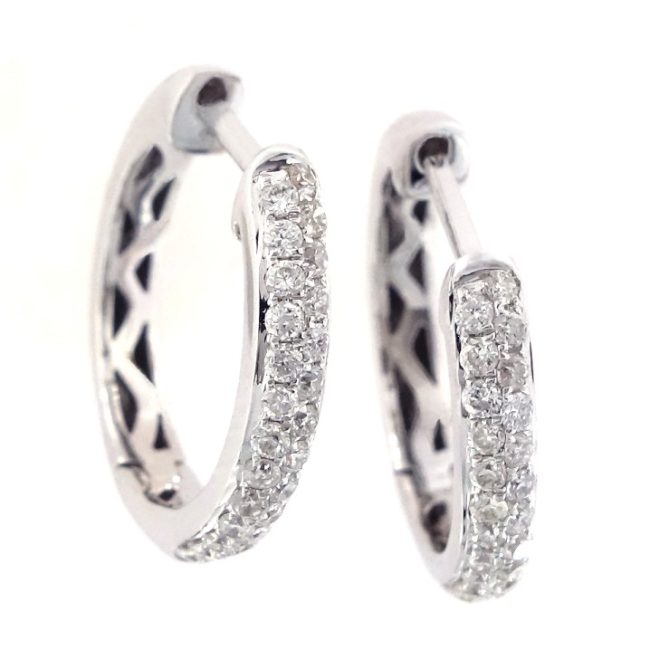 Boucles d’oreilles en or blanc et diamants de 0.37 carat