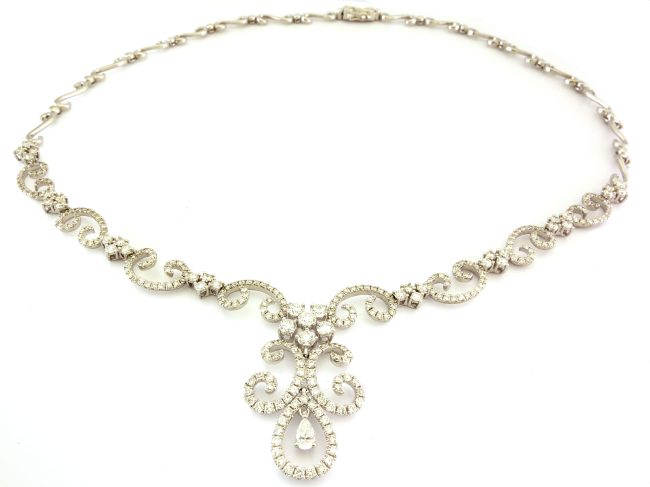 Collar de diamantes de oro blanco de 5.00 quilates