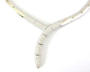 Collar de diamantes de oro blanco de 3.02 quilates